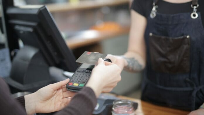 hdfc credit card customer care execcutive helpline no
