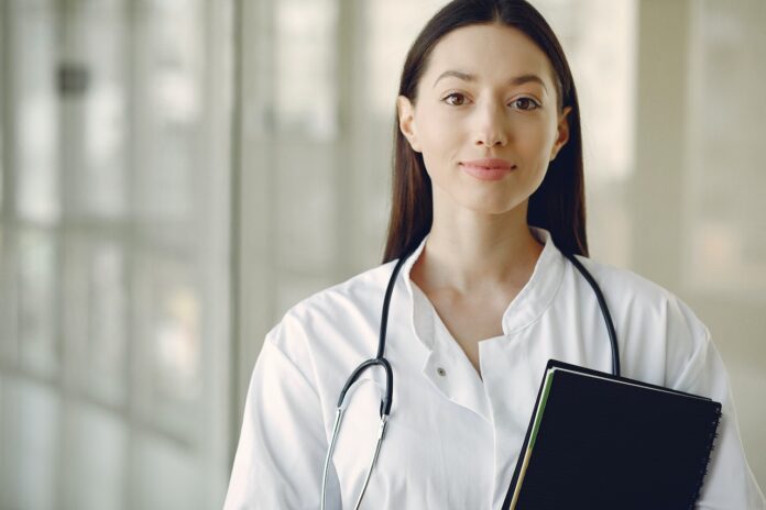 what is the difference between a doctor and an rmo?
