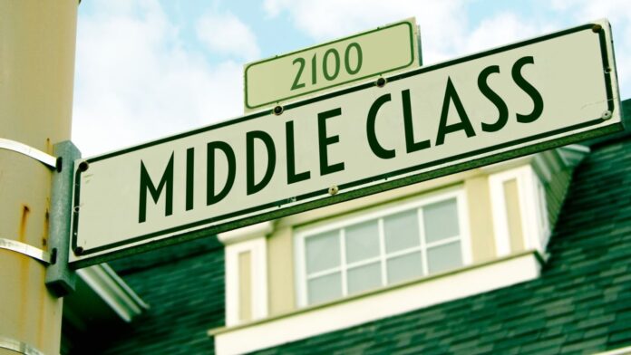 what is upper middle class in nyc for a single person